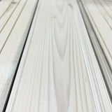 Superficie in legno chiaro trattata con impregnante Sayerlack Hydroplus AM0541/13 bianco