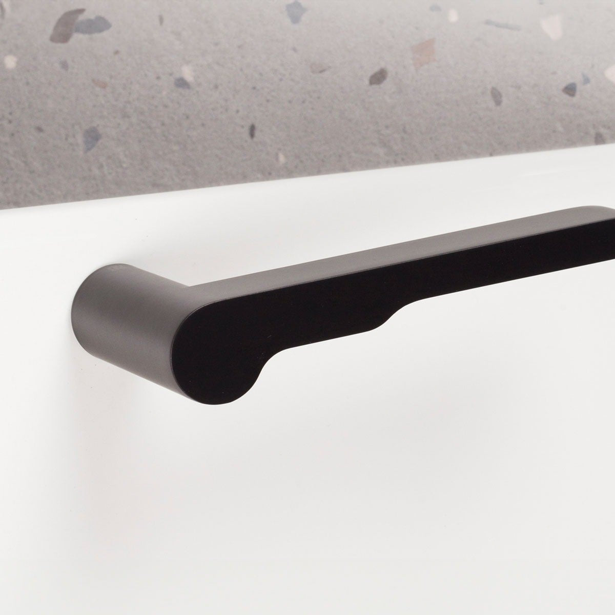 Maniglia Verum Wind per porta interna ambientata, Nero Etna